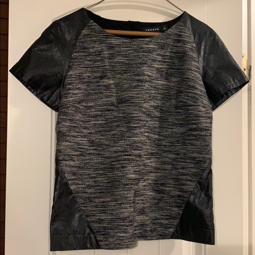 Top w/leather sleeves